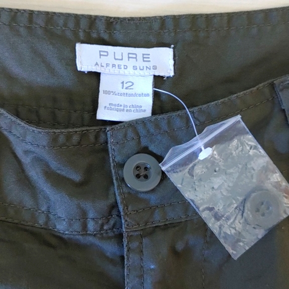 Alfred Sung Khaki Shorts Size 12. - Picture 3 of 4